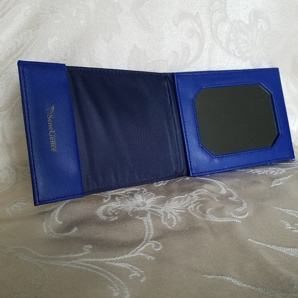 SeneGence International mirror blue embossed crocodile print dorm travel - Picture 5 of 6